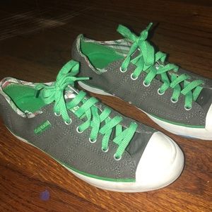 Converse/ Chuck Taylors